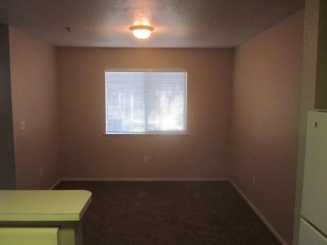 Building Photo - Spacious Condo in a Gated Community in Tracy