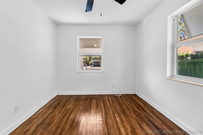 Building Photo - 434 49th St