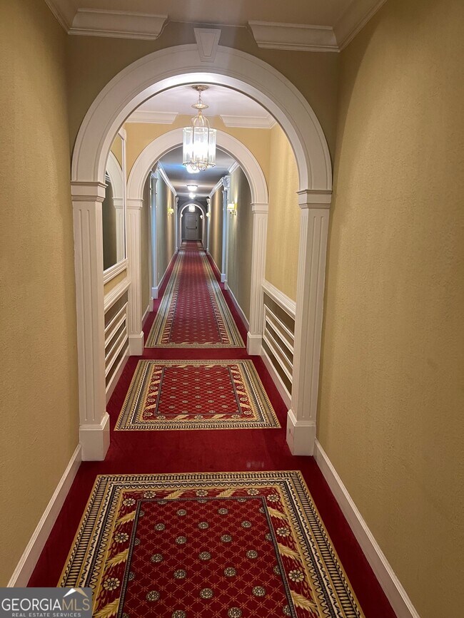 Building Photo - 3071 Lenox Rd NE