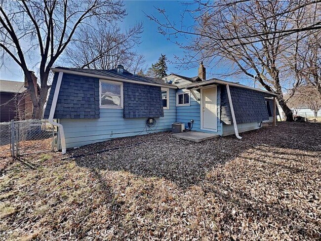 Building Photo - 2910 Louisiana Ave N