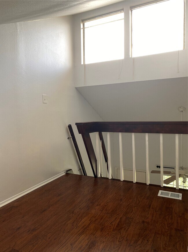 Building Photo - 1905 San Gabriel St