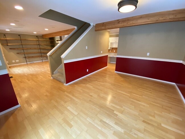 Building Photo - Beautiful 3 Bedroom Home with Custom Touches!