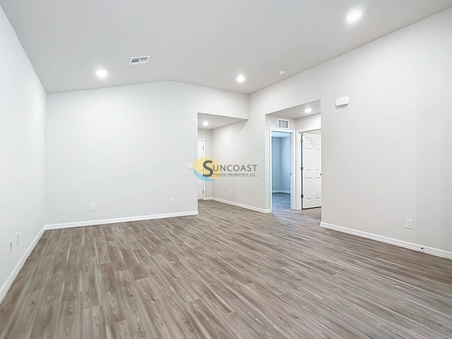 Building Photo - 10474 Pendleton Ave