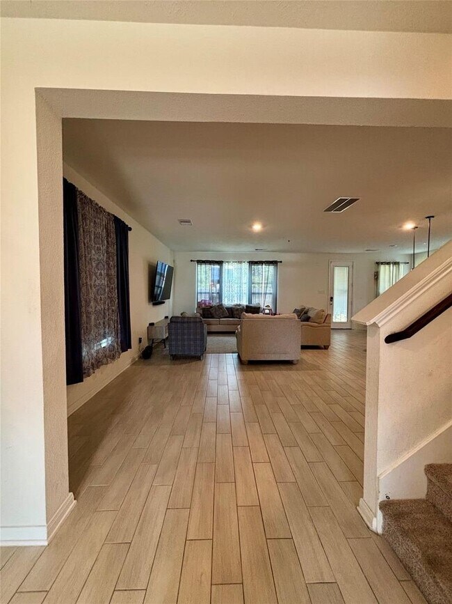 Building Photo - 734 Hardwood Grv Ct