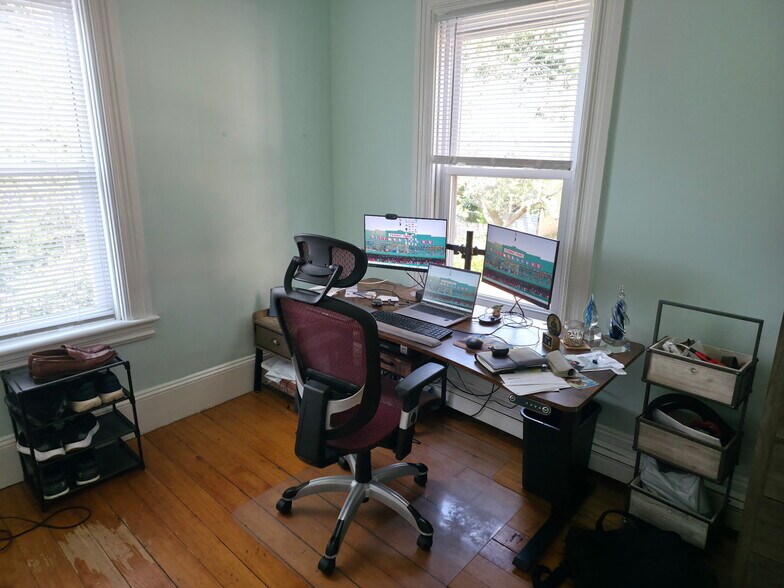 Office in bedroom 1 - 86 Holden St