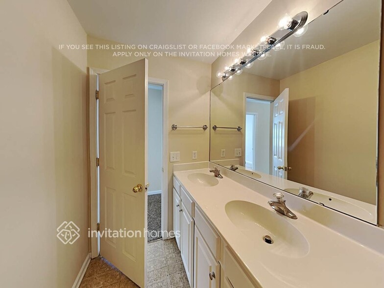 Building Photo - 3009 Azalea Hills Dr