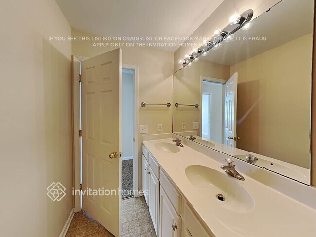 Building Photo - 3009 Azalea Hills Dr