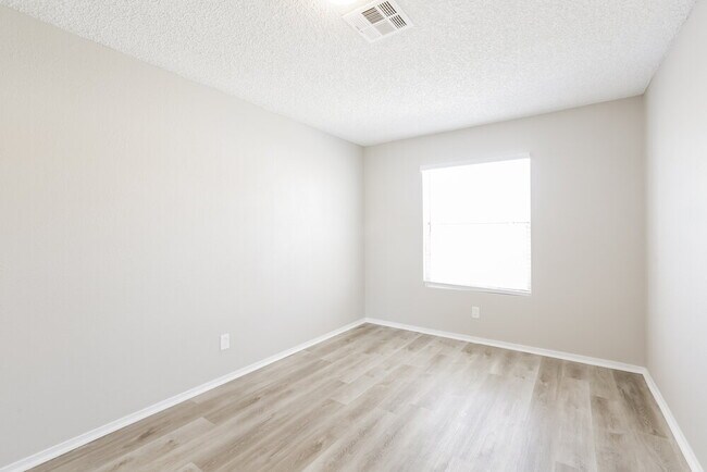 Building Photo - 3300 Sonterra Cir