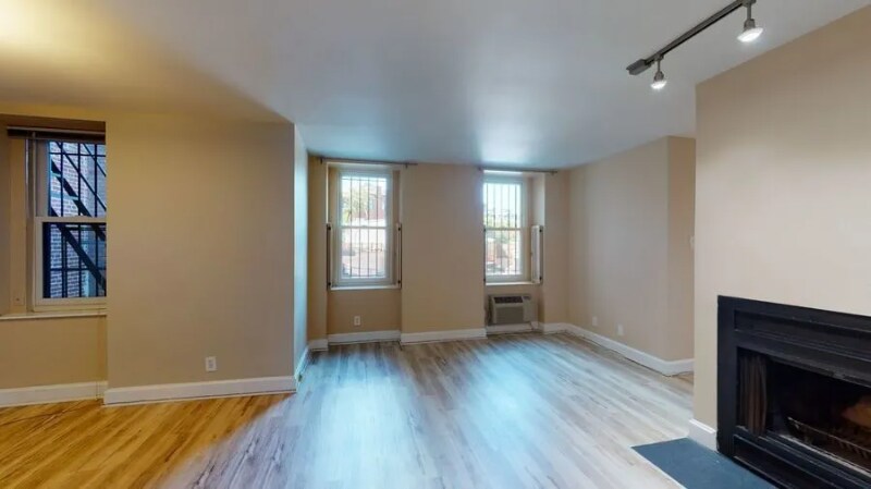 Building Photo - 1316 New Hampshire Ave NW