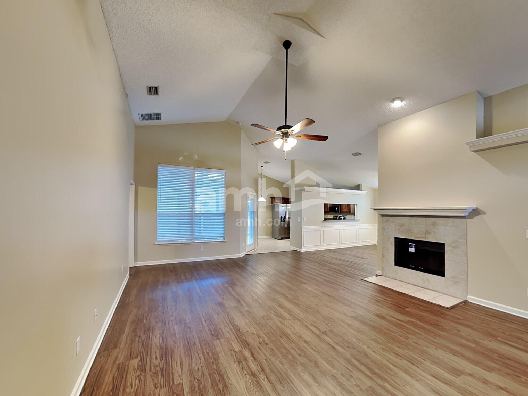 Building Photo - 807 Hickory Knolls Dr