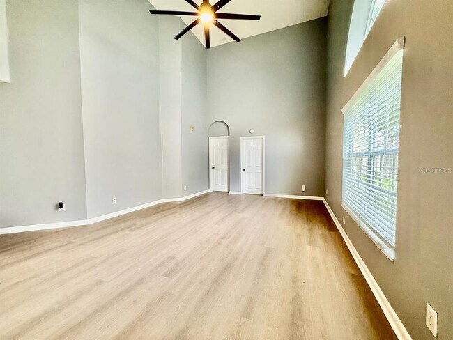 Building Photo - 6600 Gentle Ben Cir