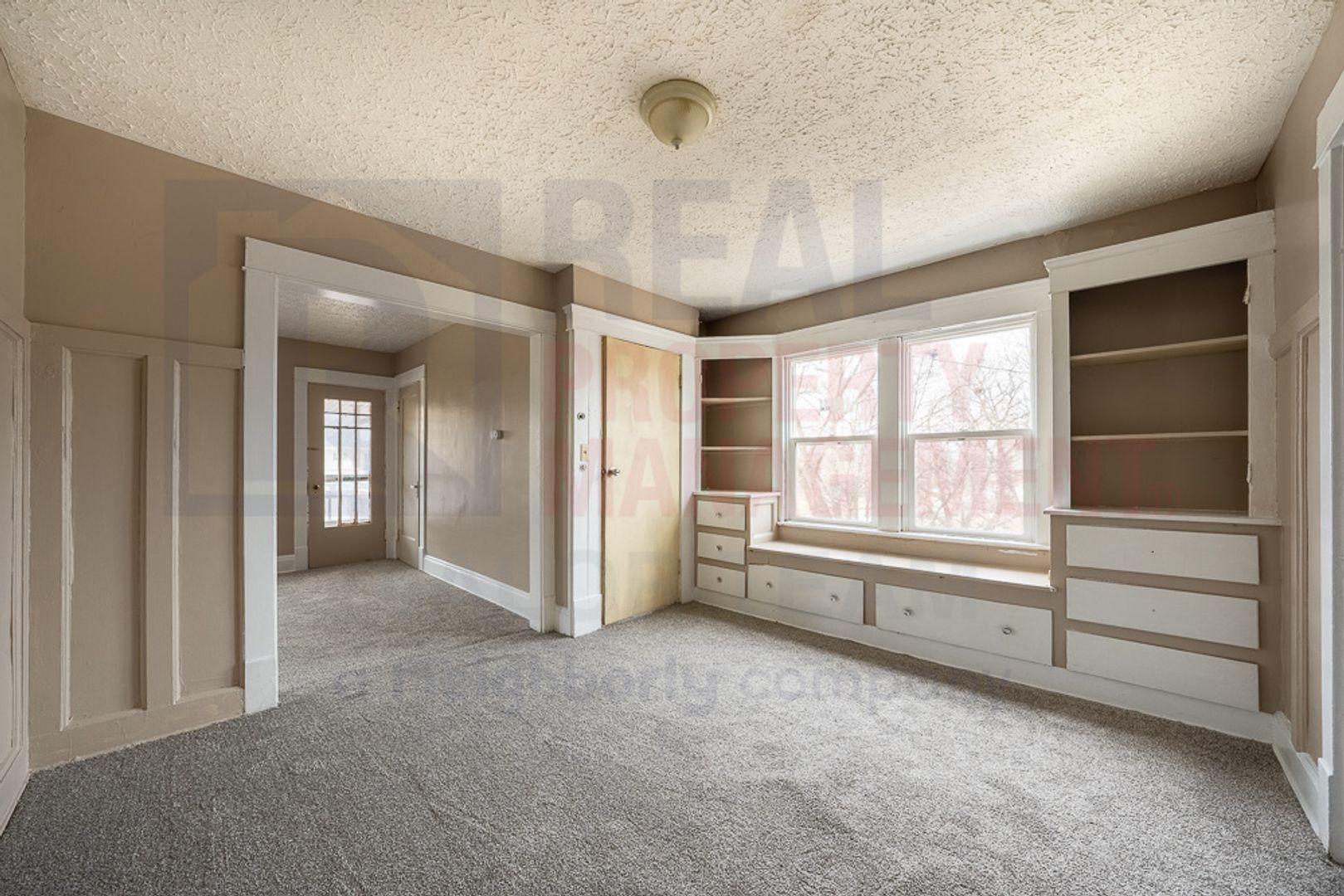 Building Photo - 14001 Idarose Ave