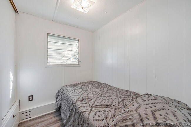 Building Photo - 14556 Glenview Dr