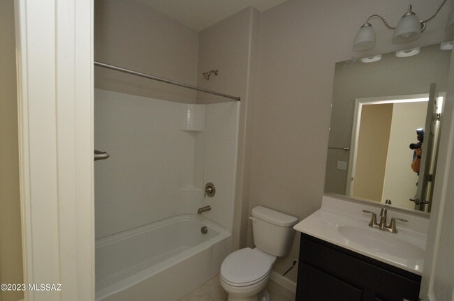 Building Photo - 12175 E Metz Dr