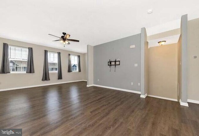 Building Photo - 247 Drexel Ct