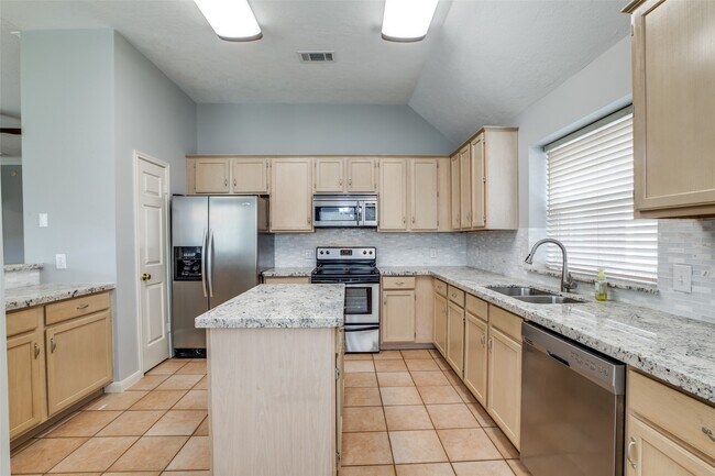 Building Photo - 9331 Rodgers Rd