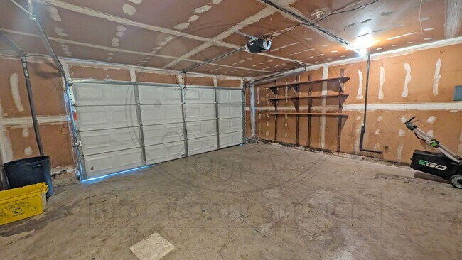 Building Photo - 15166 SE Topaz Ave
