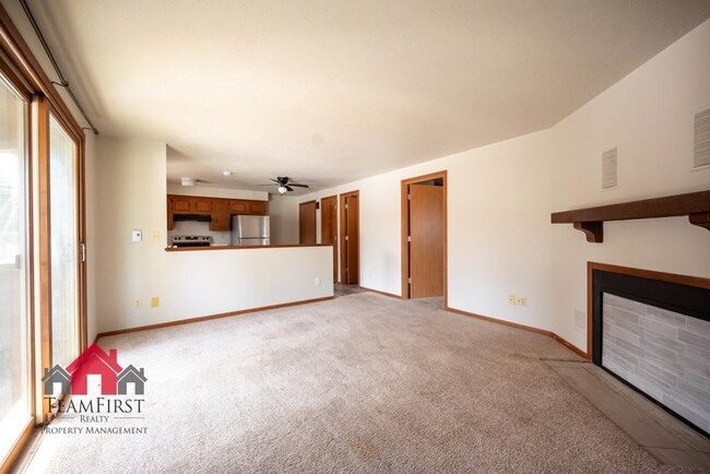 Building Photo - 488 S Good Hope Rd