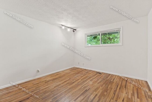 Building Photo - Gladstone Charmer | 3 Bedroom 2 Bathroom H...