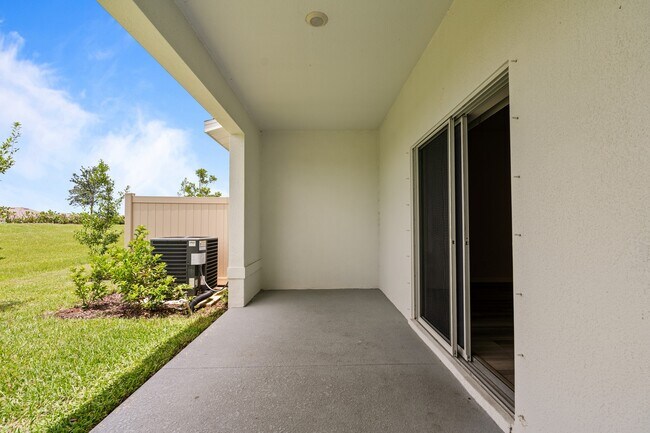 Building Photo - 12869 SW Forli Wy