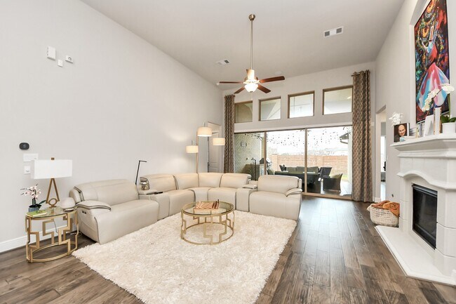 Building Photo - 23606 Verge Sims Dr