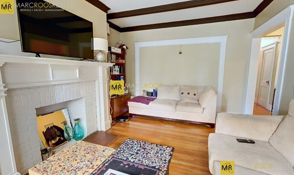 Building Photo - 59A Strathmore Rd