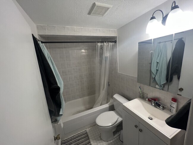 Building Photo - 151 Endicott St