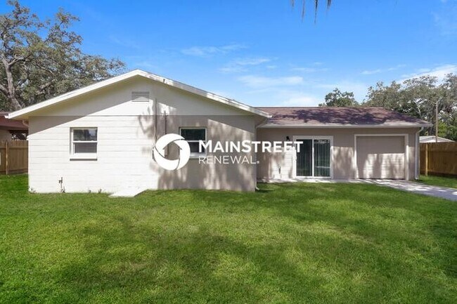 Building Photo - 4 Bedroom Pet-Friendly Home in TAMPA, FL w...