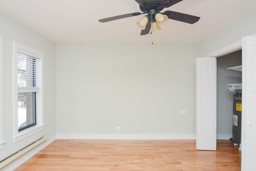 Building Photo - 820 W Cornelia Ave