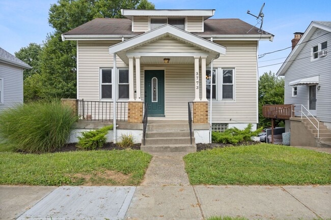Primary Photo - BRIDGETOWN - Charming 2+ Bed 2 Bath w 1 Ca...