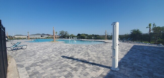 Building Photo - 4-Bedroom, 2-Bathroom in Villamar Winter Haven