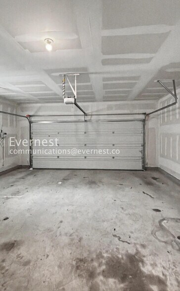 Building Photo - 2312 Ringstaff Rd