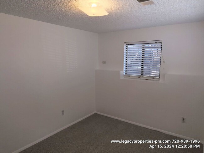 Building Photo - Across the street from the Light Rail!