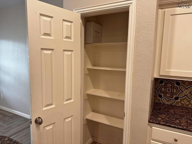 Building Photo - 301 Mariners Wy