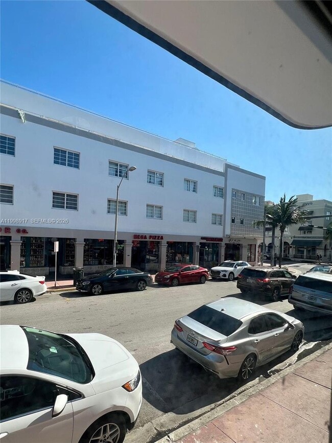 Building Photo - 901 Collins Ave