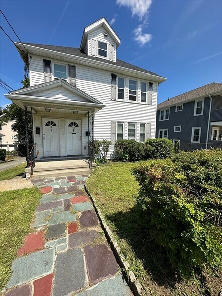 Building Photo - 18 Colonial Ave