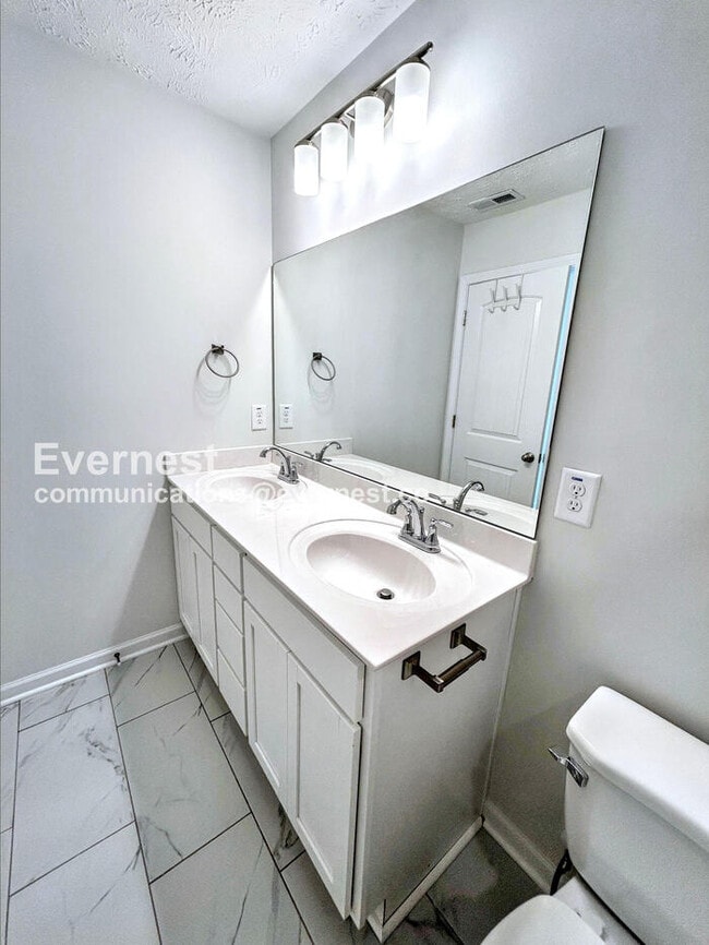 Building Photo - 204 Ansley Wy