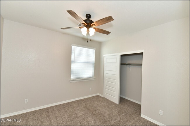 Building Photo - 2712 Sammy Cervantes St