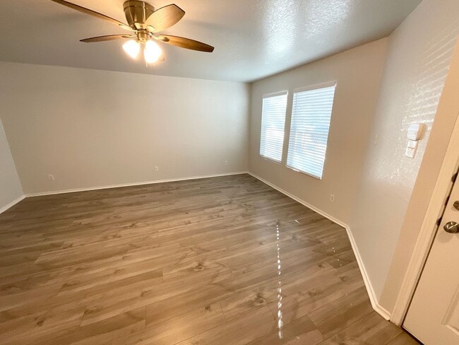 Building Photo - Outstanding 3 bedroom/2.5 bath home in established neighborhood just minutes from Lackland AFB an...