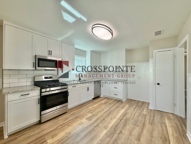 Building Photo - 303 N Virginia Ave