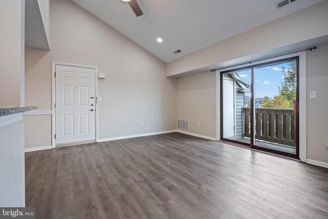 Building Photo - 607 Ravens Crest Dr