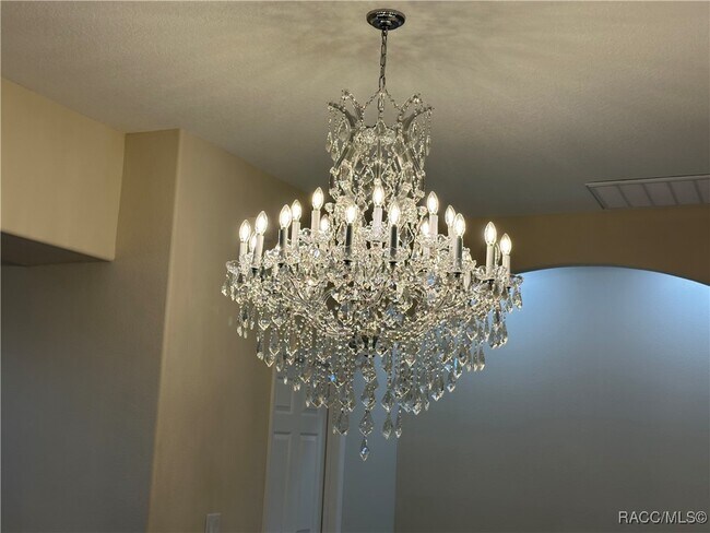 Building Photo - 5780 N Lena Dr