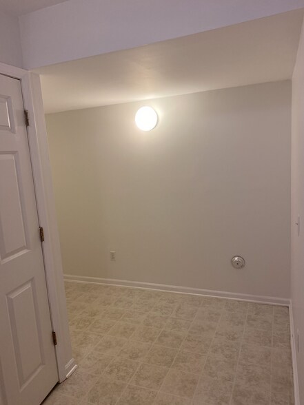 Mudroom - 2916 Barclay Way