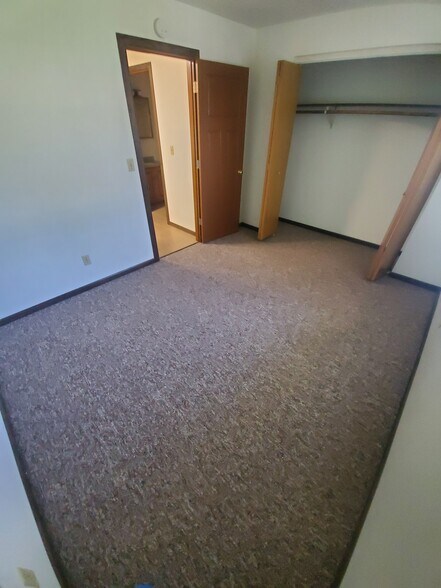 Building Photo - 1705 La Crescent St