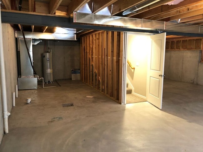 Building Photo - 2 Bed 1 Car Attached Villa with Unfinished Basement