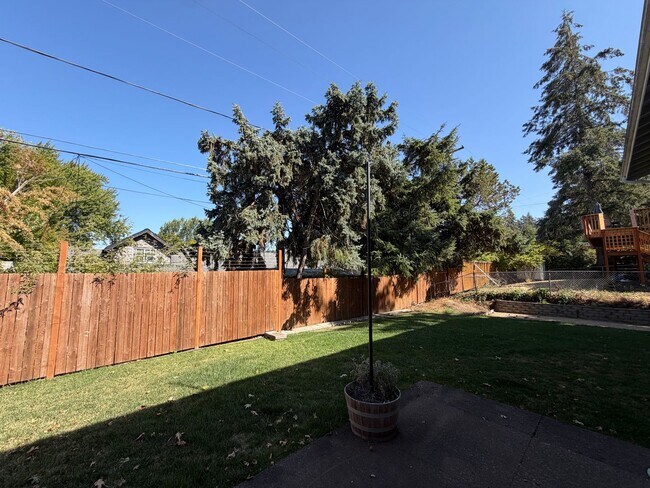 Building Photo - 2735 Almaden St