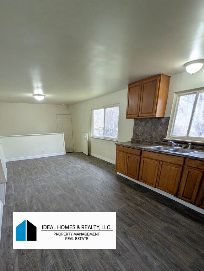 Building Photo - 5487 Clubok Dr