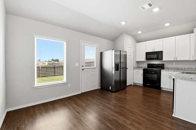 Building Photo - 363 Cumberland Forest Dr