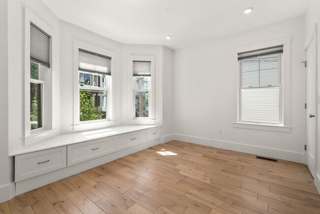 Building Photo - 36 Trull St