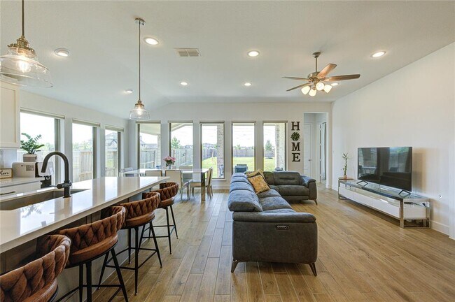 Building Photo - 7463 Denali Dr